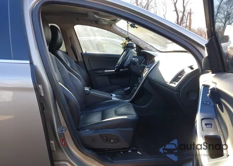 2015 Volvo Xc60 T6/Premier+ from USA, damaged, VIN YV4902RC7F2566991